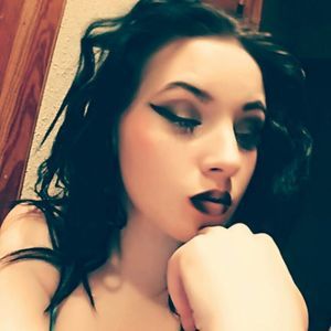 Meet your Posher, Alicia